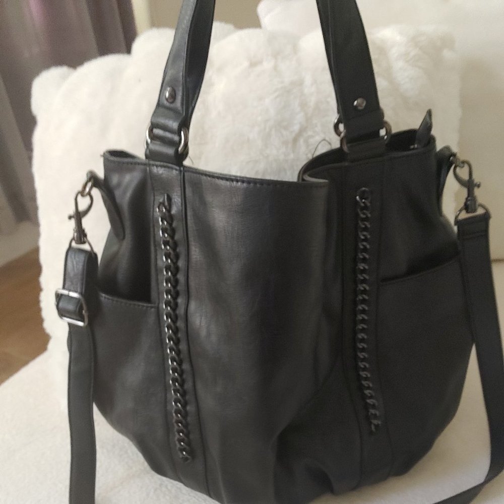 Black Purse Satchel Bag Chain Detail 2 Outside Pockets Strap Included